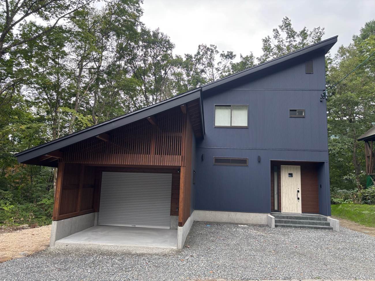 シンプルハウス　ホワイト×ウッド